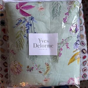 NEVER OPENED- Yves Delorme Floral Bedding